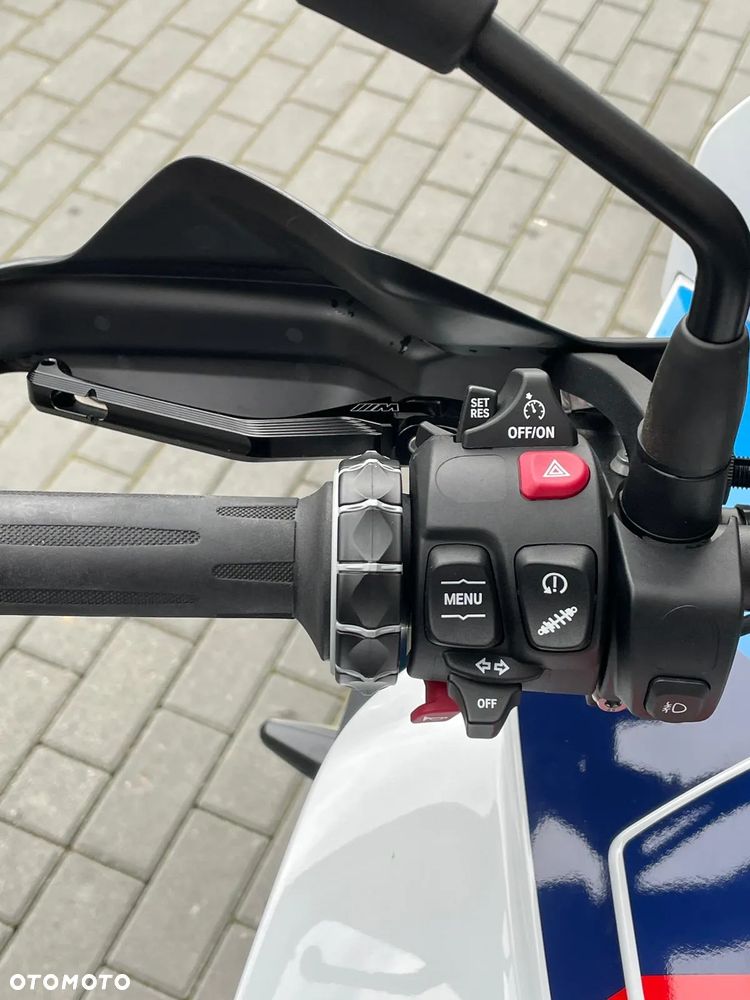 BMW S - 16