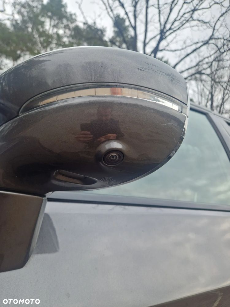 Chrysler Pacifica - 16