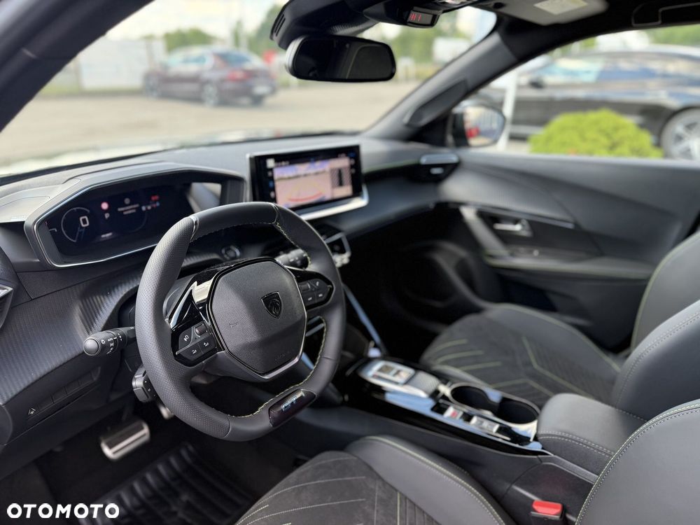 Peugeot 2008 PureTech mHEV GT E-DCS6 - 11