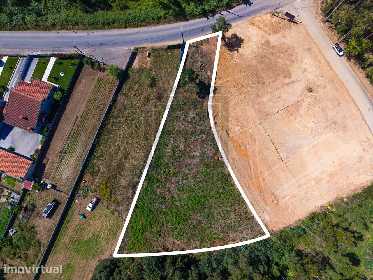 Terreno urbano perto do Lusopark, em Rio Meão, S. M. Feira - Grande imagem: 5/20