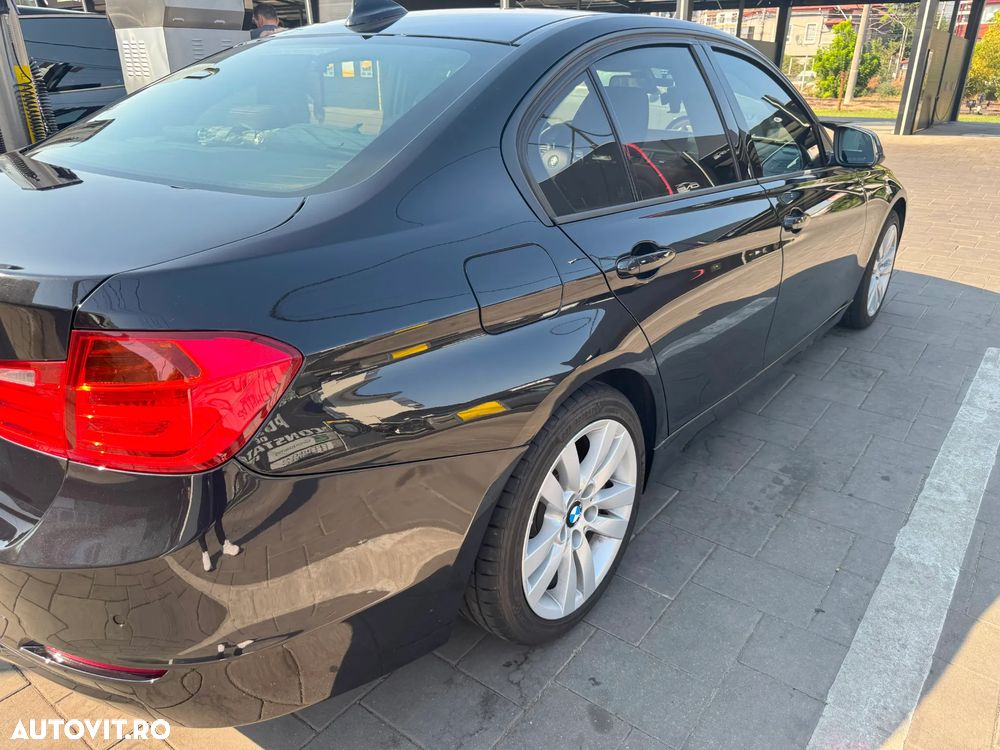 BMW Seria 3 320d Efficient Dynamic Edition Aut. Sport Line - 17