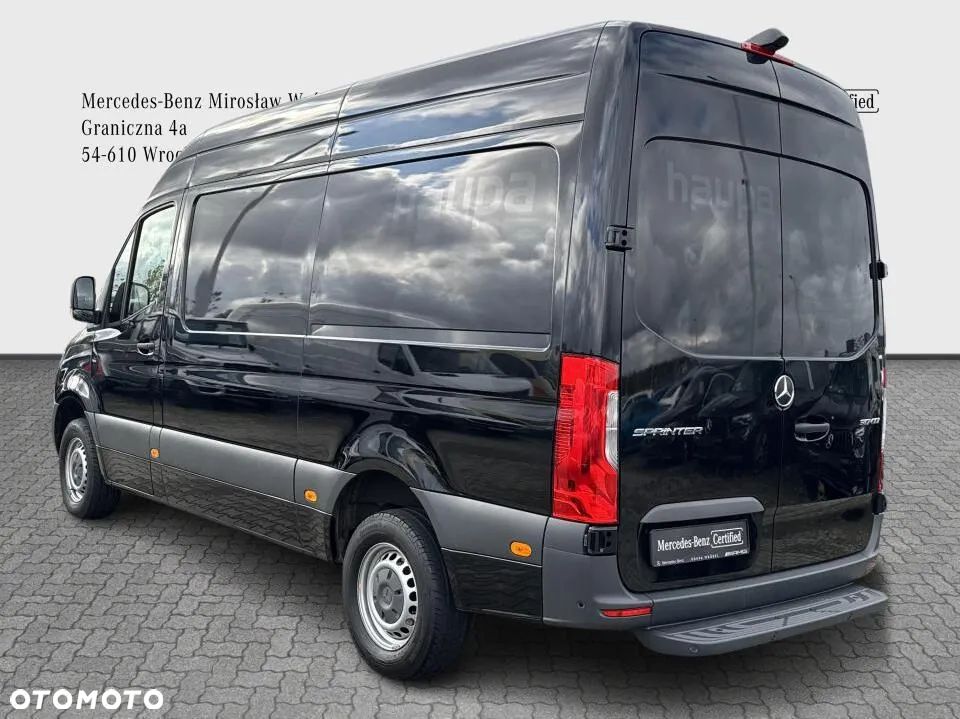 Mercedes-Benz Sprinter - 4