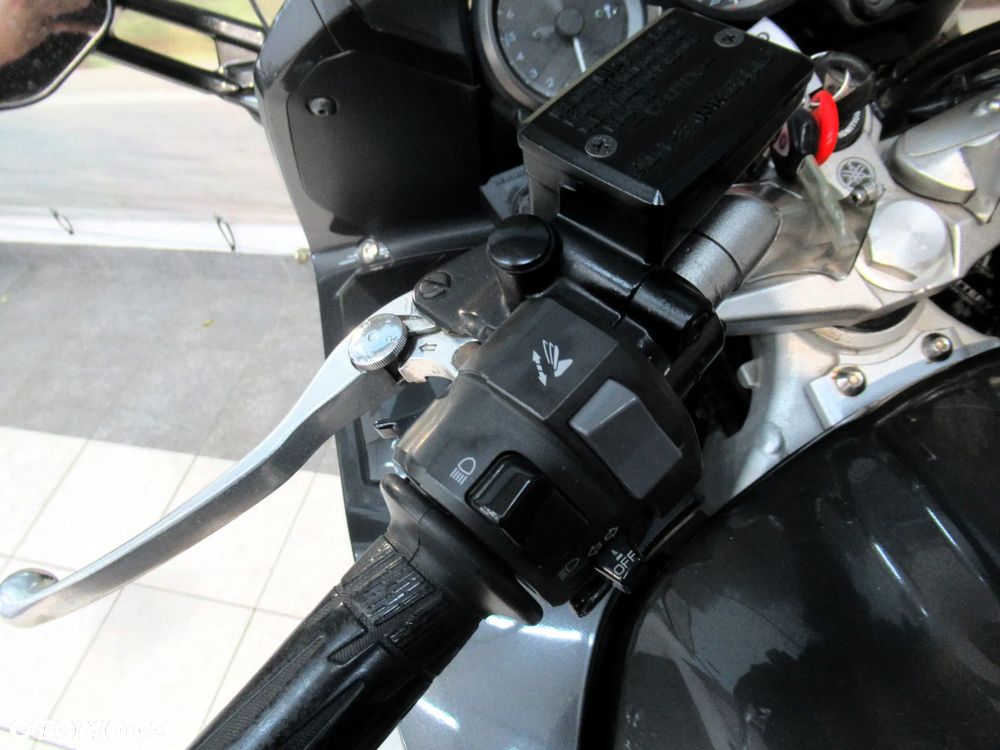 Yamaha FJR - 11