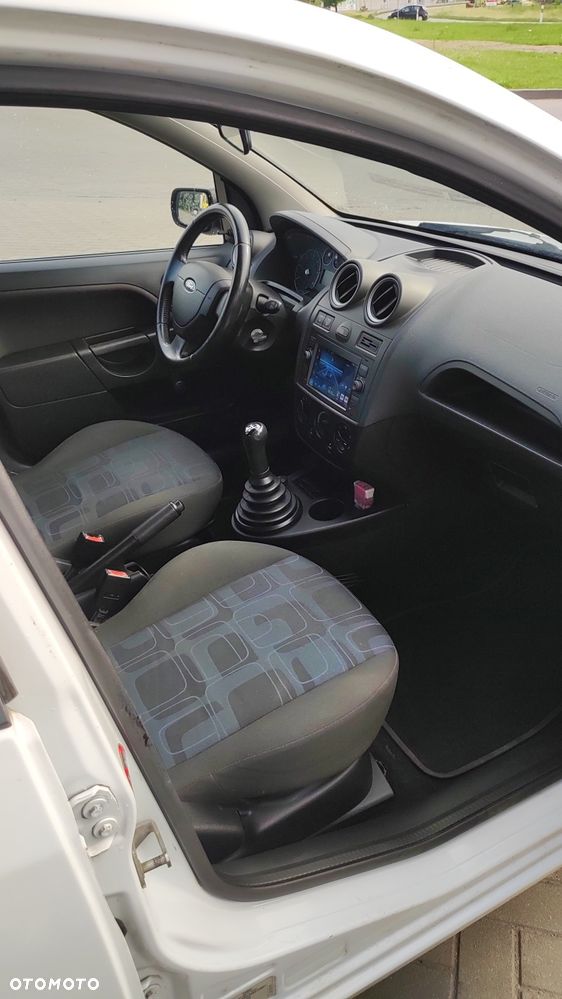Ford Fiesta - 6