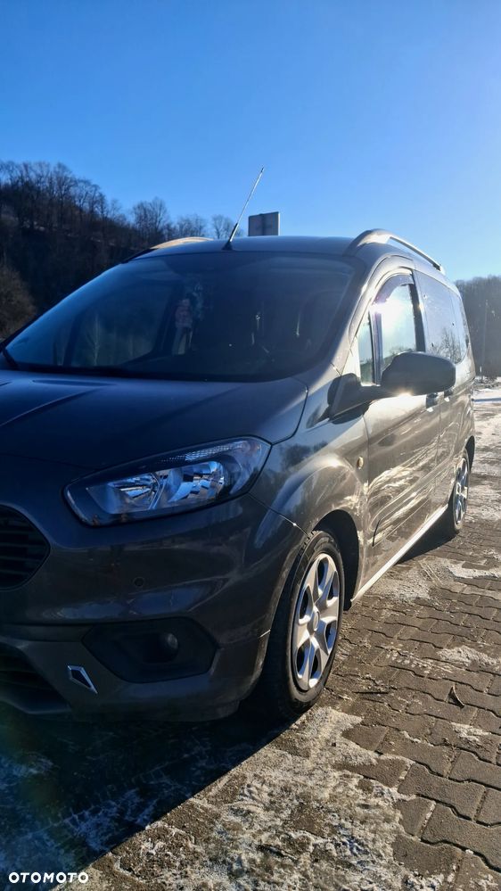 Ford Tourneo Courier 1.0 EcoBoost Titanium - 4