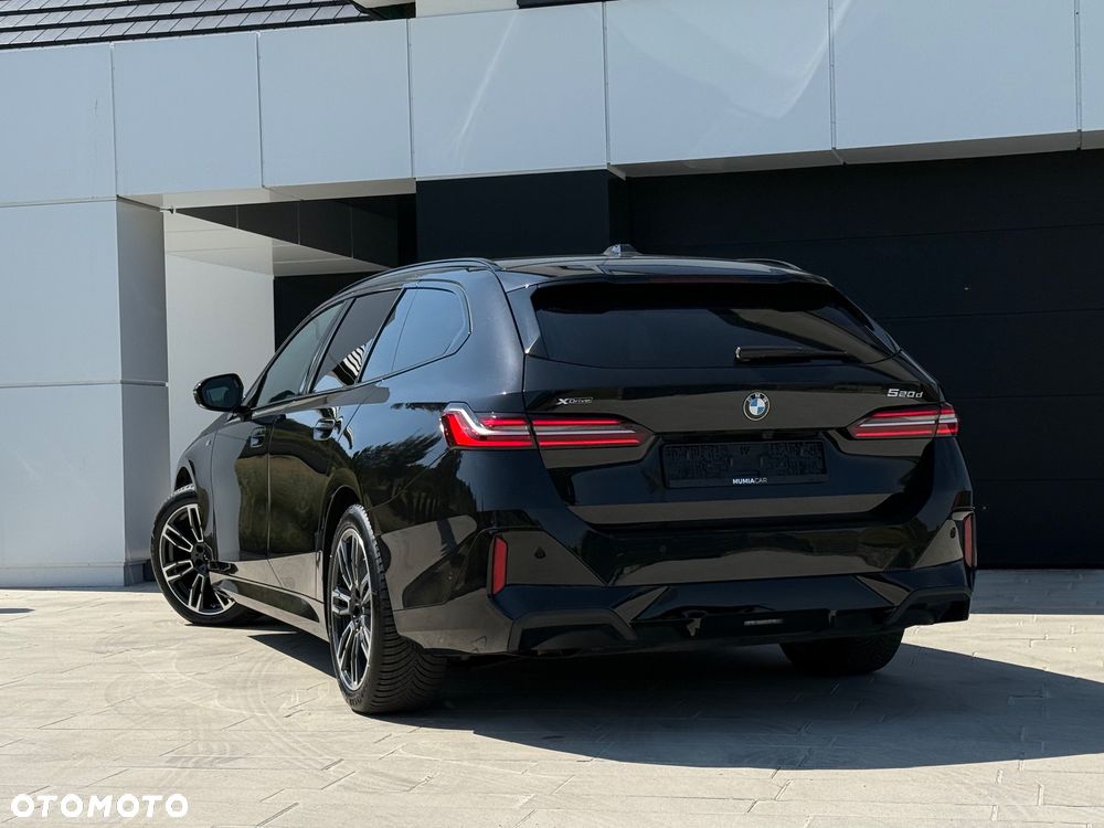 BMW Seria 5 520d xDrive Touring - 25