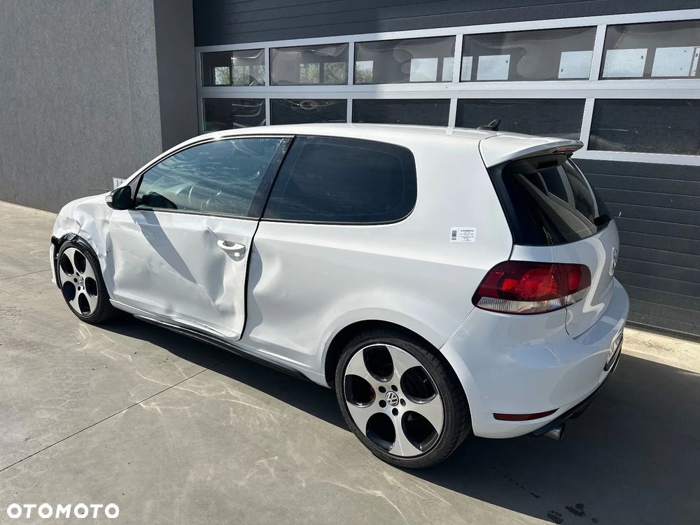 Volkswagen Golf 2.0 GTI - 4