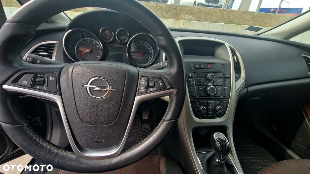 Opel Astra 1.4 T Cosmo - 13