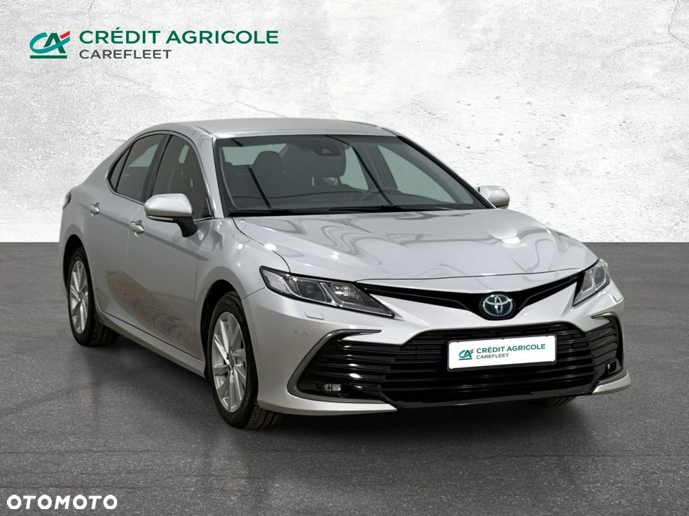 Toyota Camry - 4