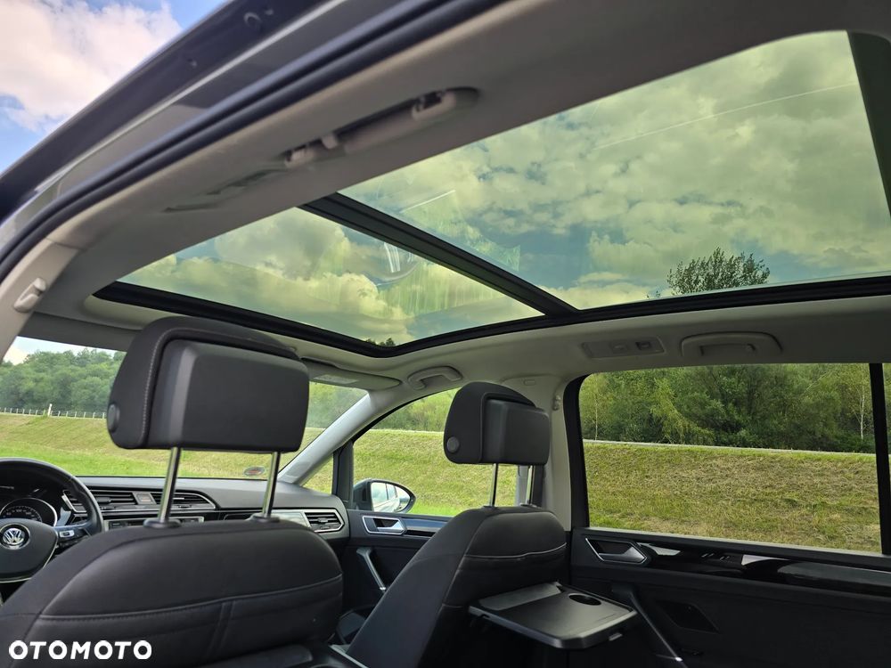 Volkswagen Touran 2.0 TDI SCR Highline - 26