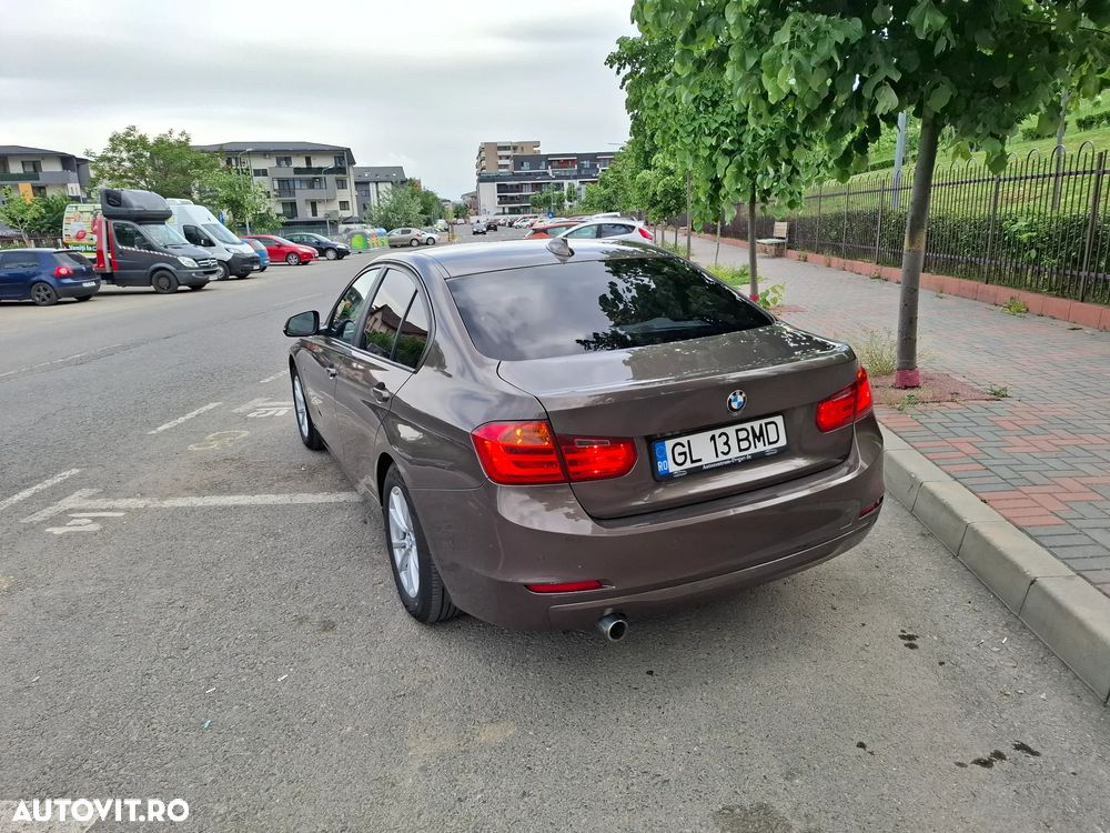 BMW Seria 3 318d Aut. Sport Line - 4