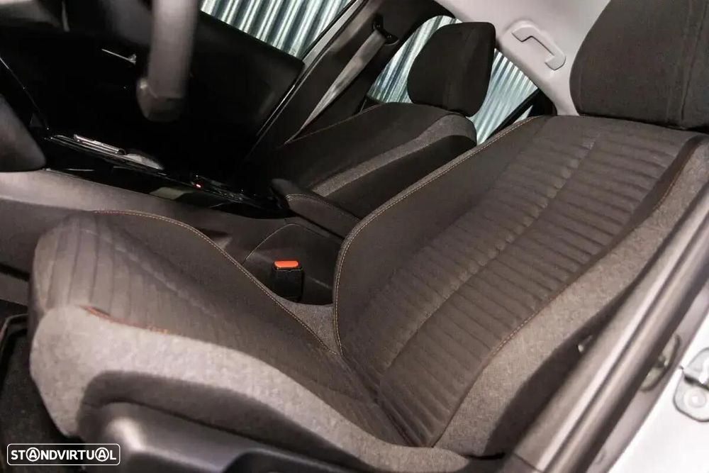 Peugeot e-208 50 kWh Active Pack - 39