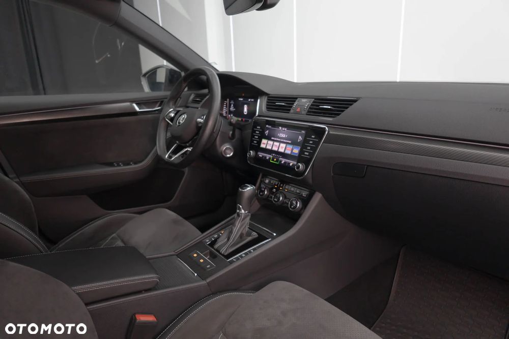 Skoda Superb 1.4 TSI Plug-In Hybrid Sportline DSG - 32