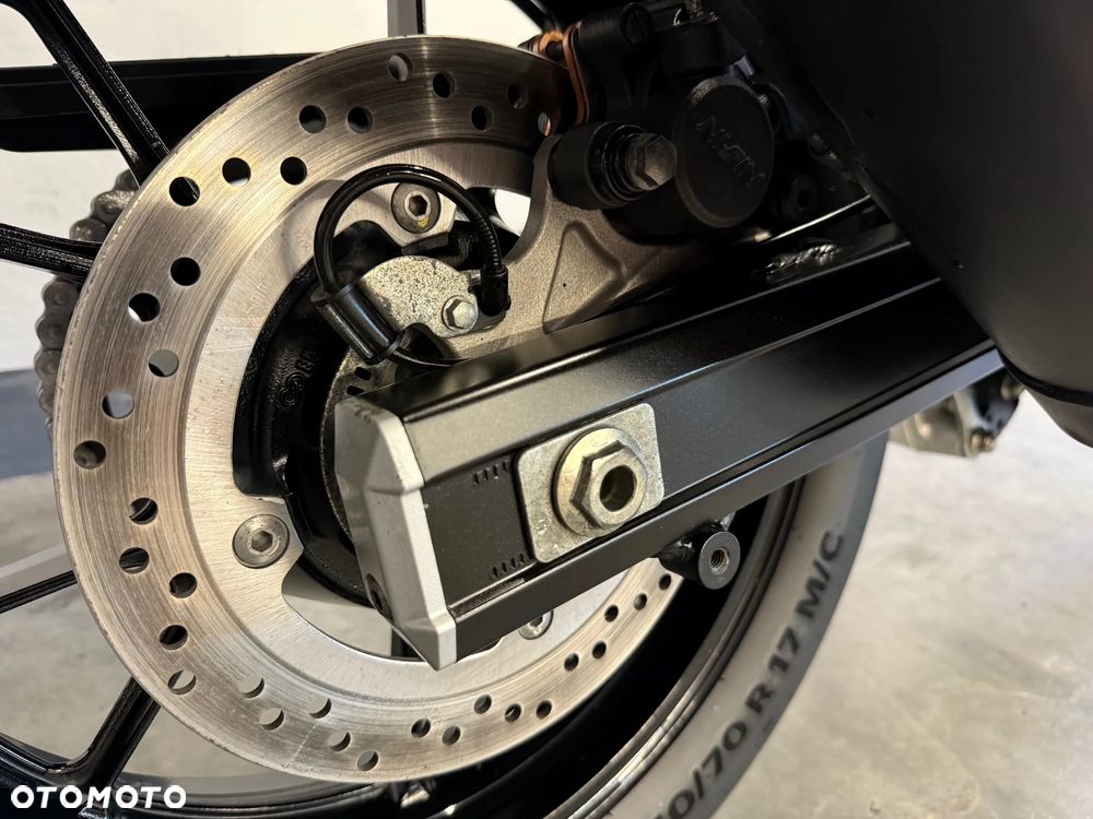 Suzuki V-STROM - 18
