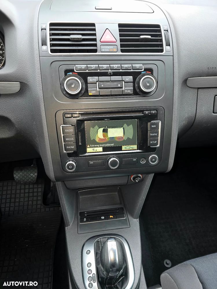 Volkswagen Touran - 8