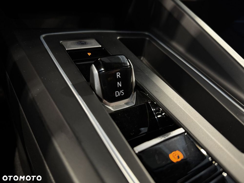 Volkswagen Golf - 23