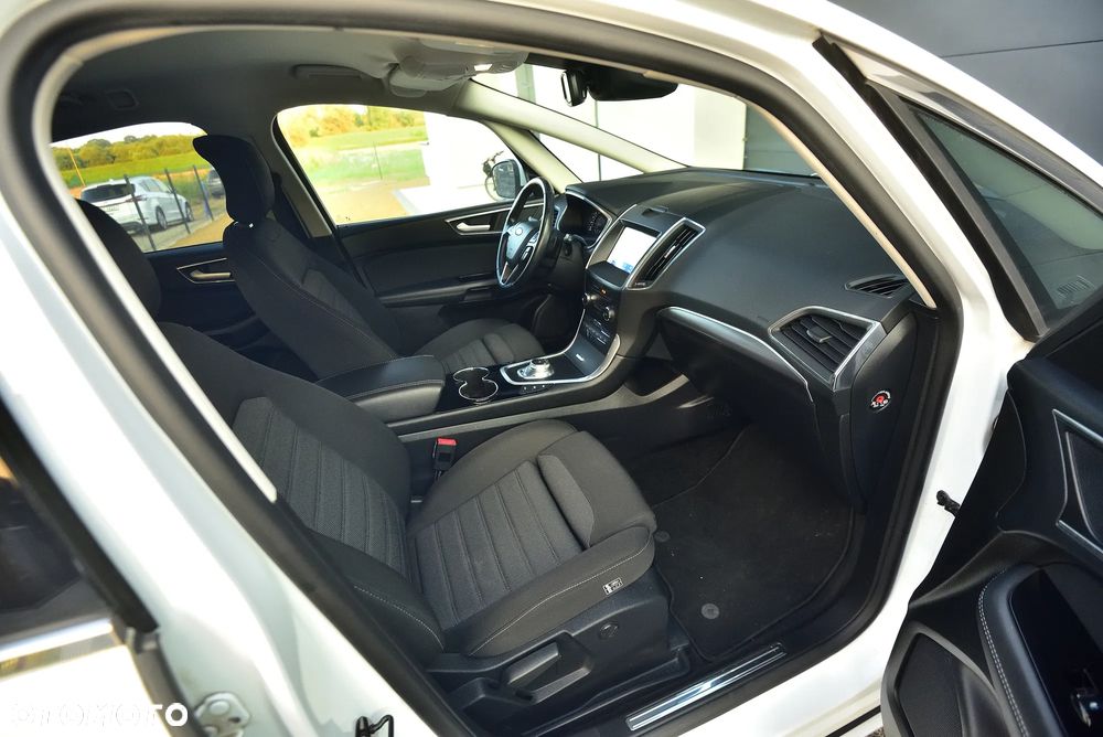 Ford S-Max 2.0 EcoBlue Titanium - 37