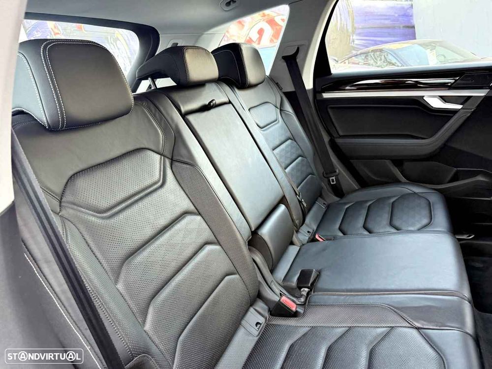 VW Touareg 3.0 TDI V6 Elegance Plus - 29