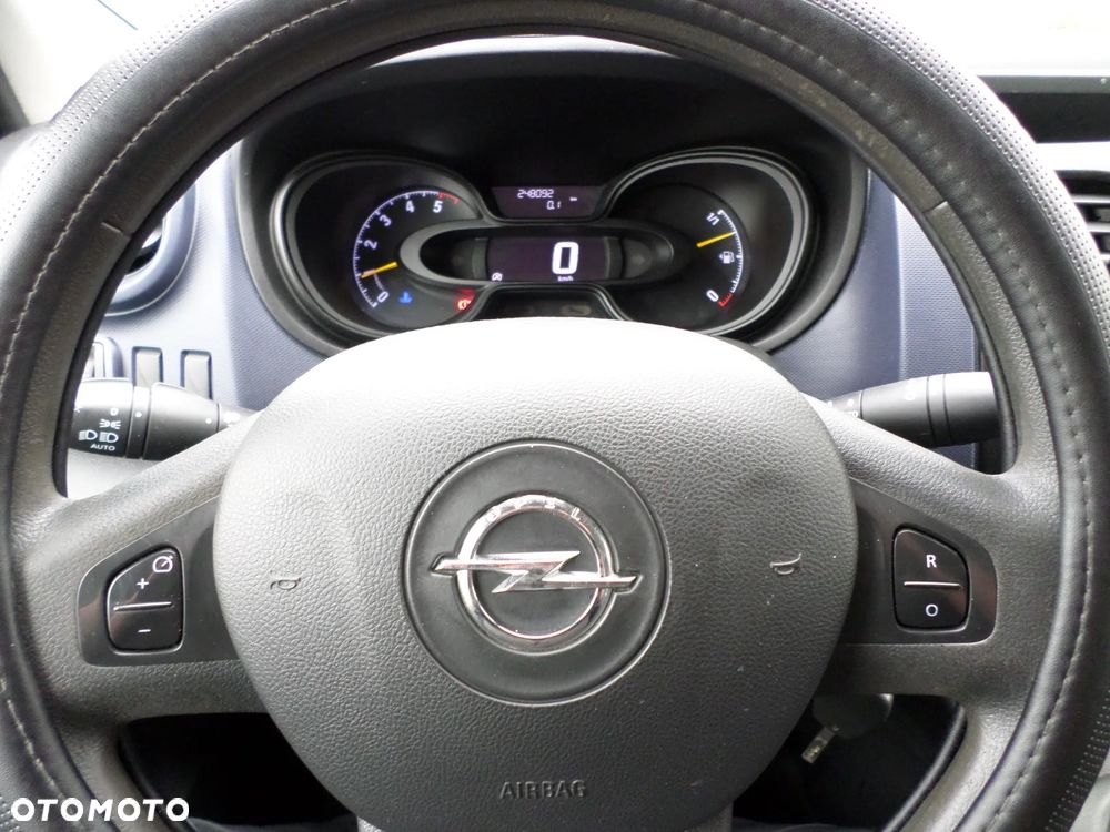 Opel Vivaro - 12