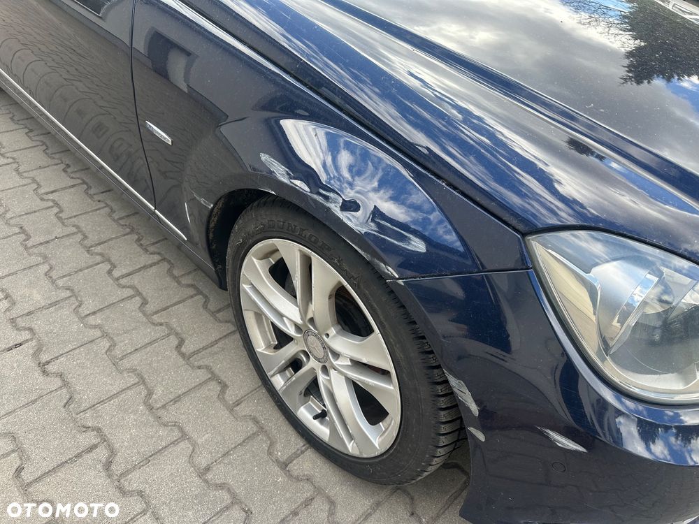 Mercedes-Benz Klasa C 180 CGI Automatik BlueEFFICIENCY Avantgarde - 40