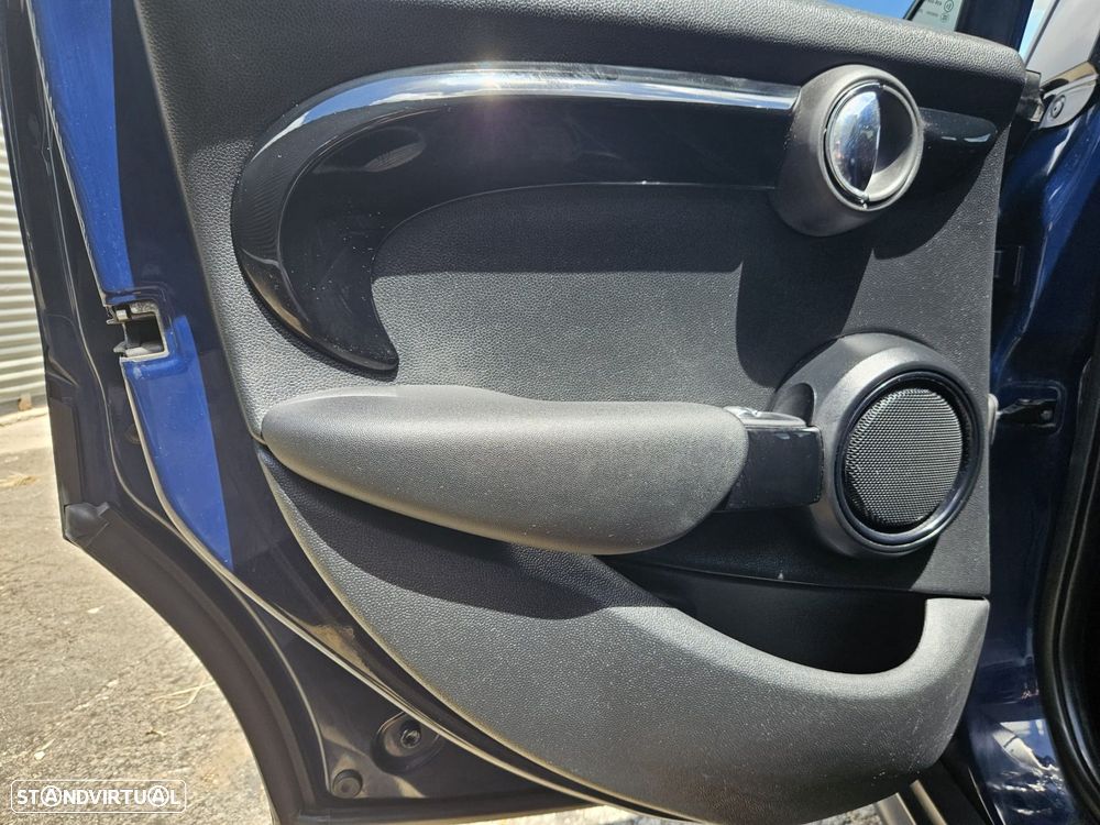 MINI 5 Portas Cooper D Auto - 48