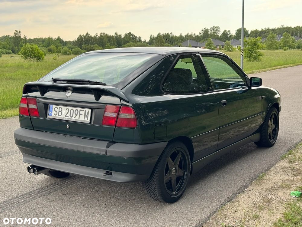 Lancia Delta 2000 - 13