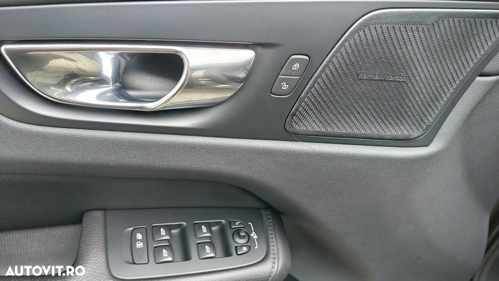 Volvo XC 60 D4 Momentum Pro - 13