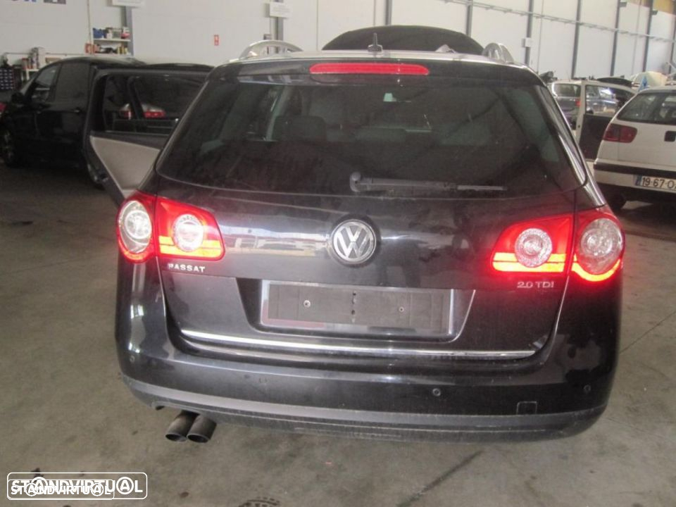 Interior VW Passat Variant 2.0 TDI 170CV DE 2006 - 4