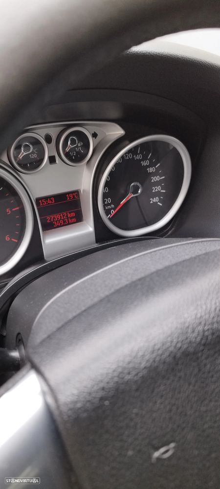 Ford Focus SW 1.6 TDCi DPF Titanium - 4