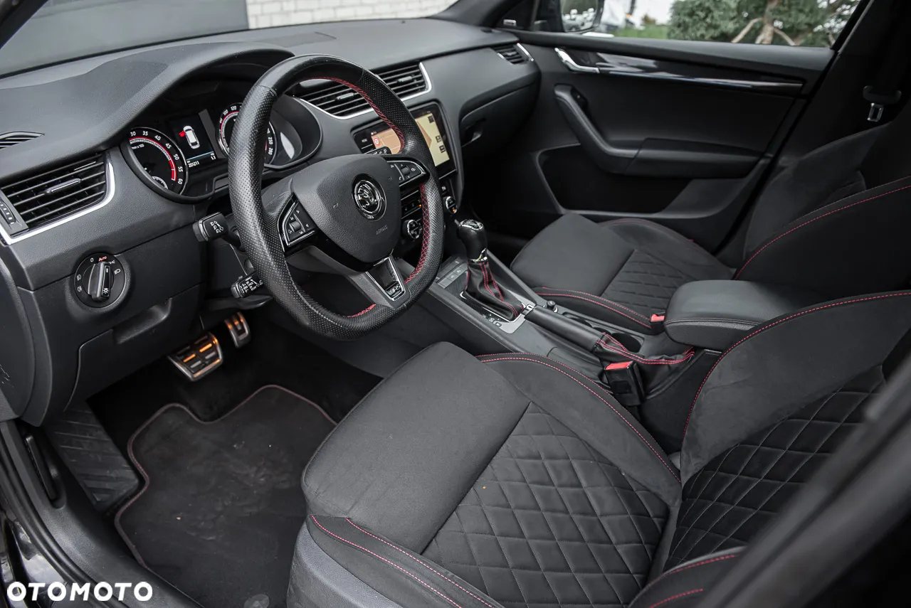 Skoda Octavia Combi 2.0 TDI 4x4 DSG RS - 17