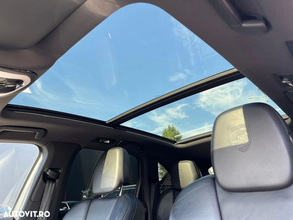 Porsche Cayenne - 21