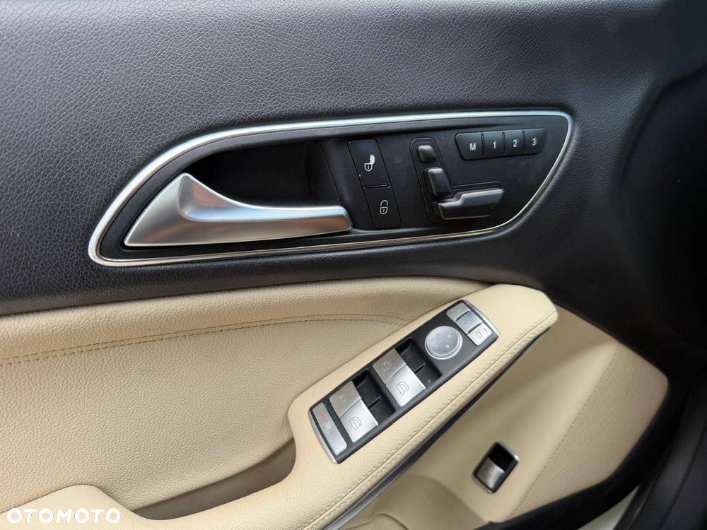 Mercedes-Benz CLA 250 7G-DCT AMG Line - 23