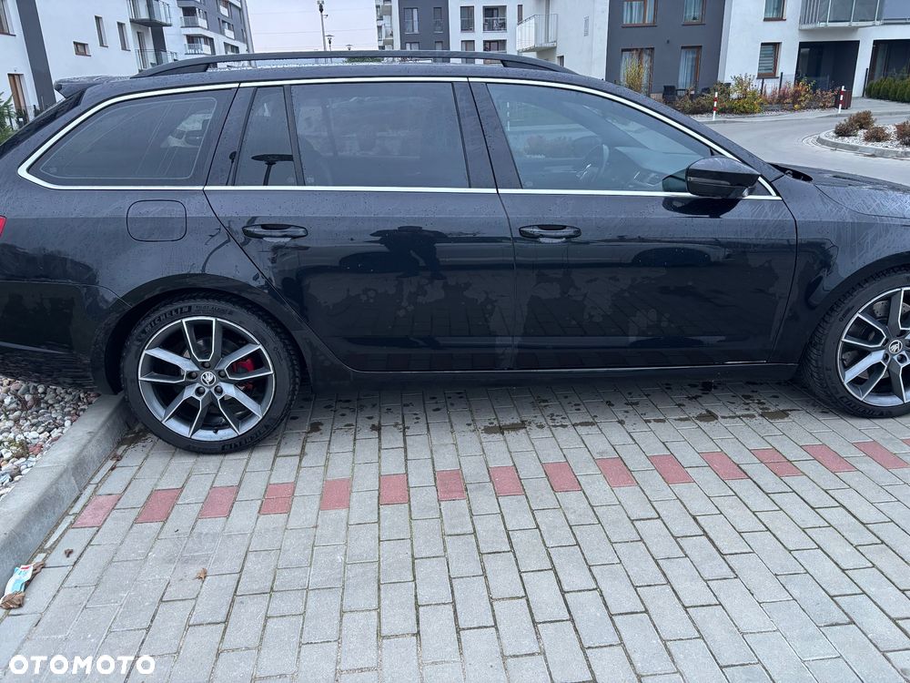 Skoda Octavia 2.0 TDI RS DSG - 2