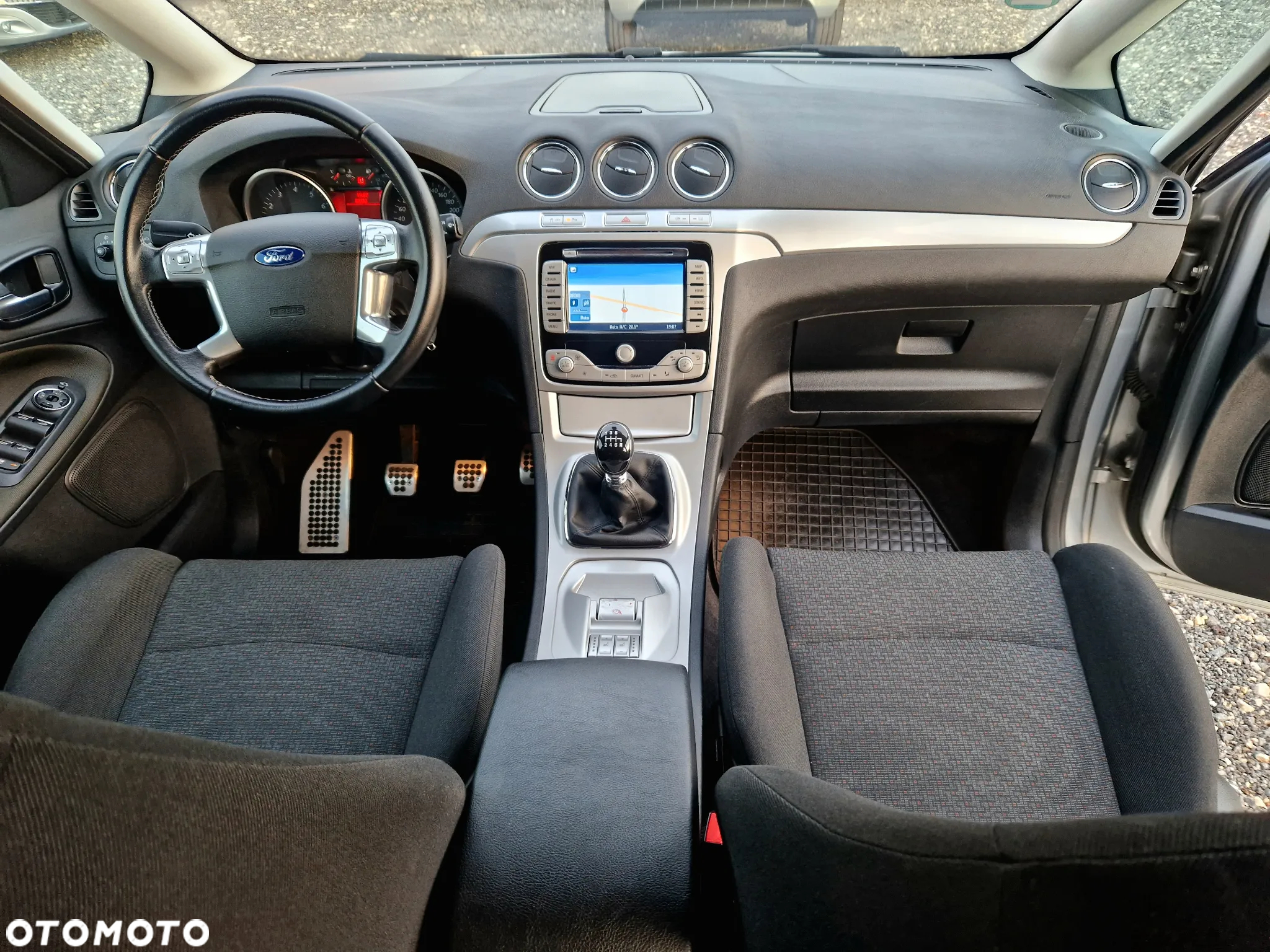 Ford S-Max - 17