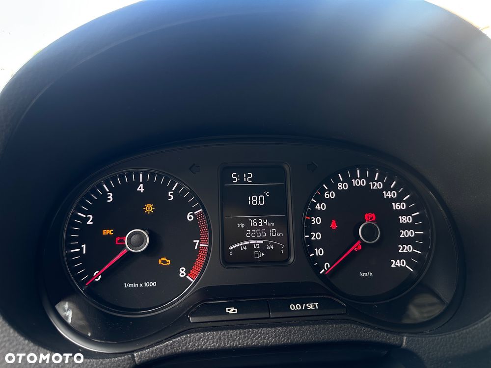 Volkswagen Polo 1.4 FSI Trendline - 17
