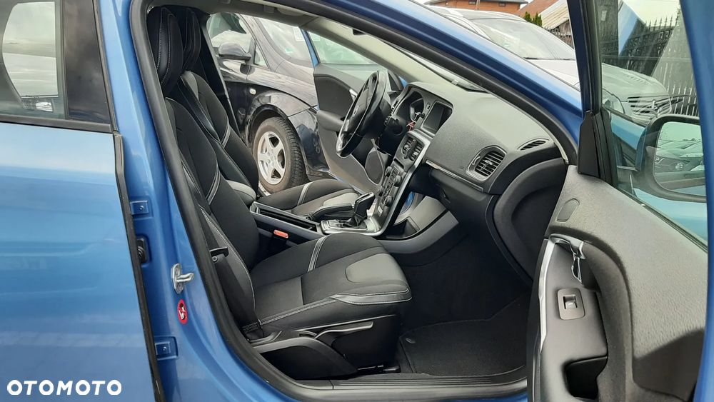 Volvo V40 T4 Momentum - 16