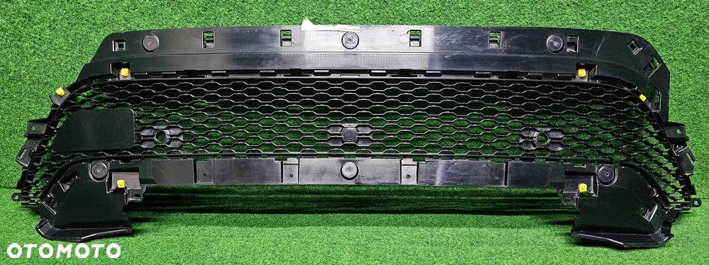 RANGE ROVER EVOQUE II L551----> KRATKA ŚRODKOWA ZDERZAKA PRZÓD