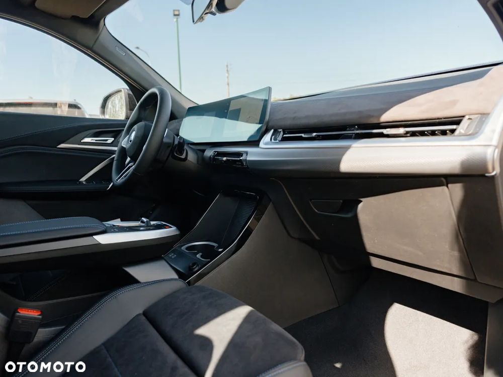 BMW iX2 eDrive20 - 8