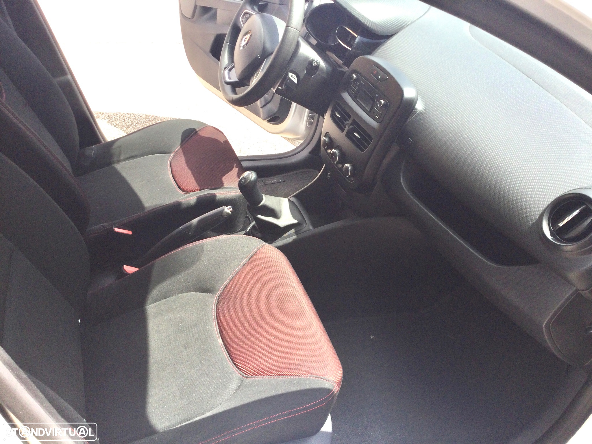 Renault Clio 1.5 dCi Dynamique S - 7