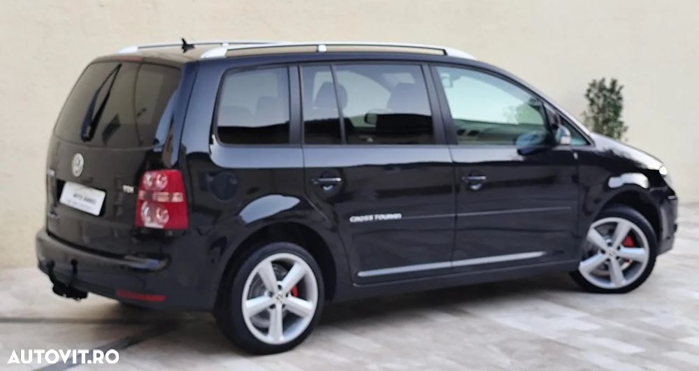 Volkswagen Touran - 3