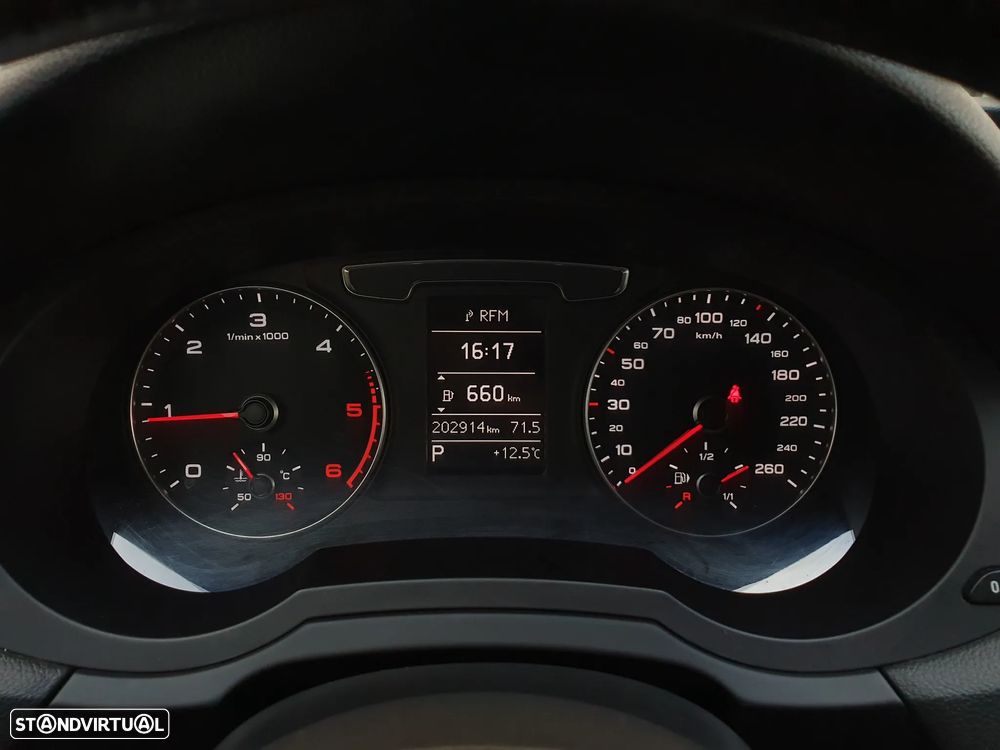 Audi Q3 2.0 TDI quattro Design S tronic - 11