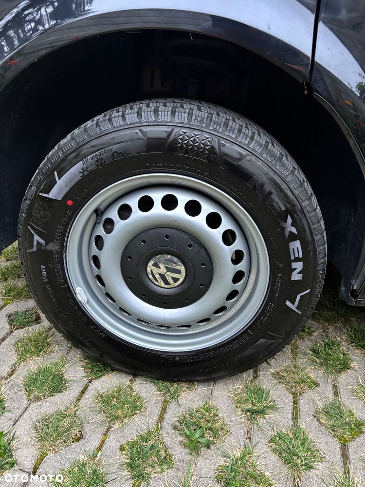 Volkswagen Caravelle - 9