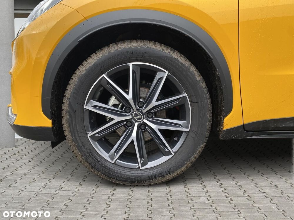 Lexus LBX 1.5 Hybrid Cool - 25