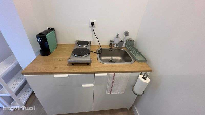 T0 novo, mobiliado e com despesas incluídas! Autocarro a porta! - Grande imagem: 2/12