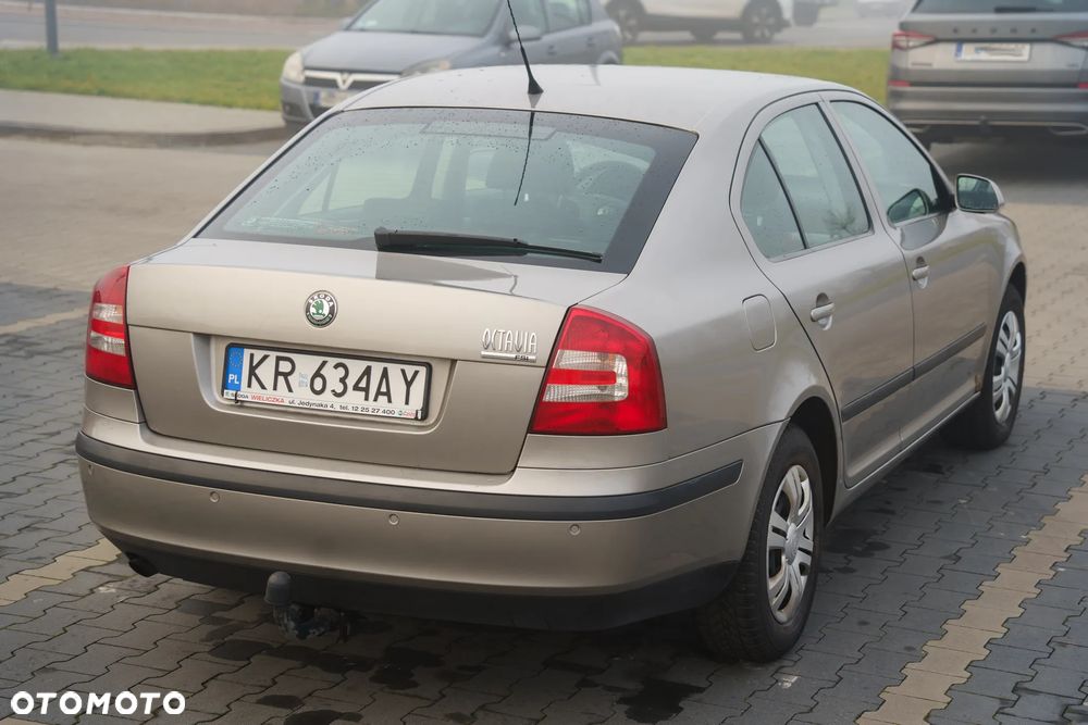 Skoda Octavia 1.6 FSI Ambiente - 5