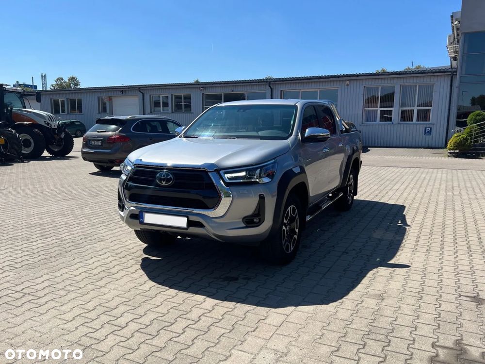 Toyota Hilux 2.8 D-4D Double Cab SR5 4x4 - 5