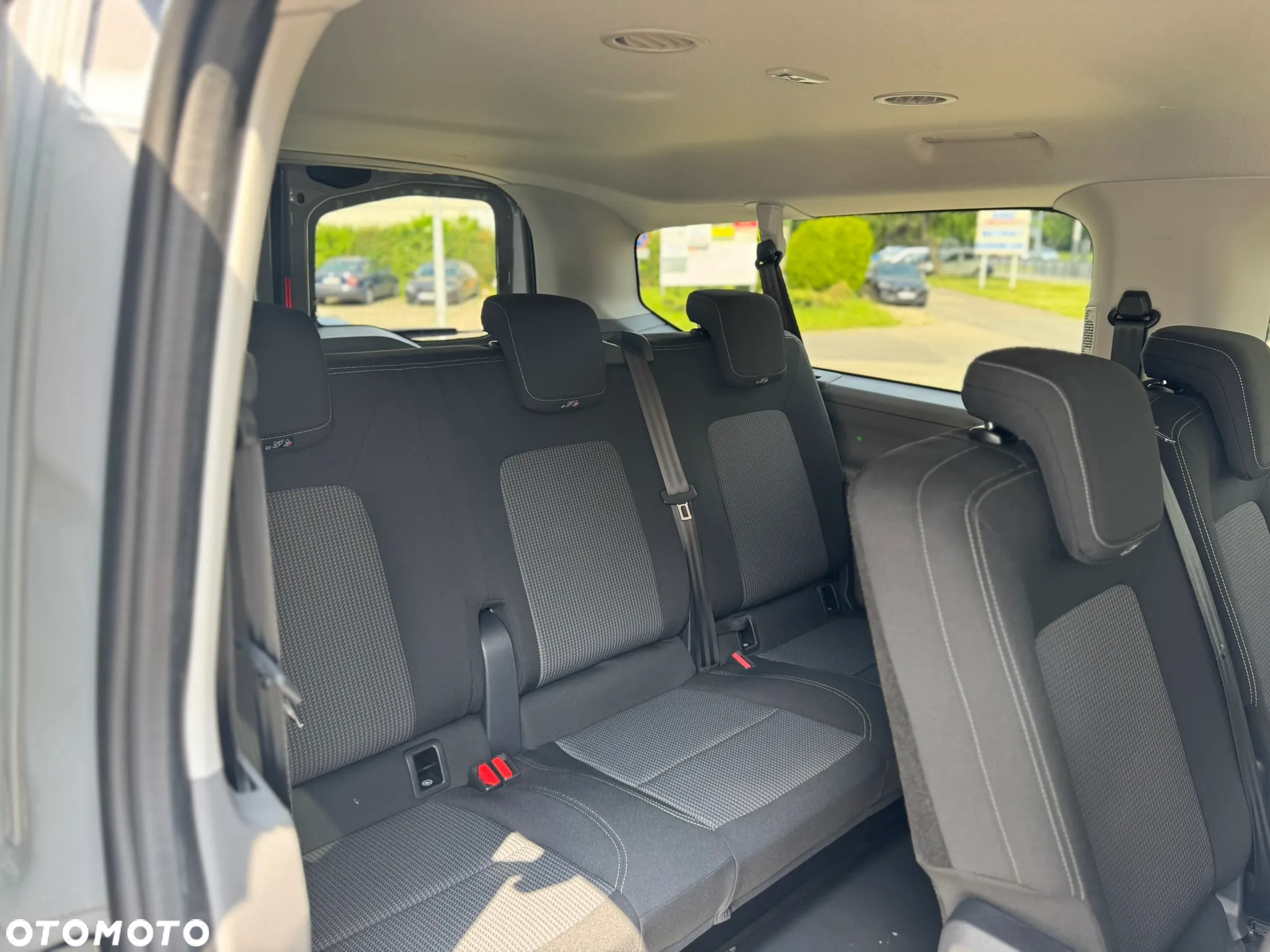 Volkswagen Caravelle - 20