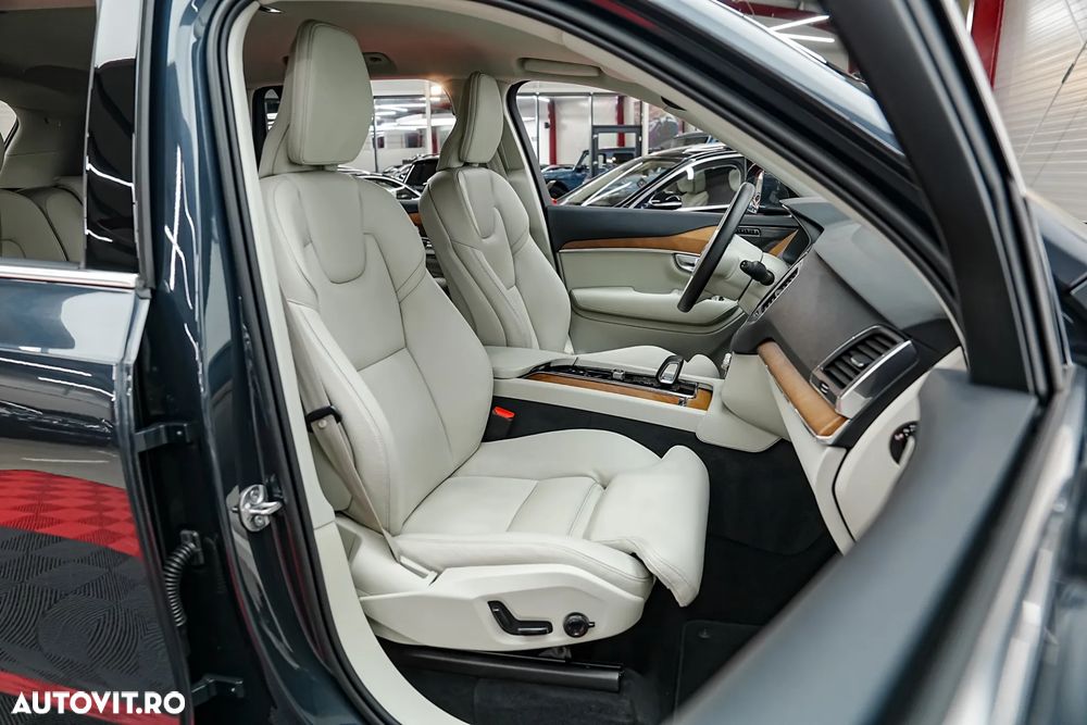 Volvo XC 90 B5 D AWD Geartronic Momentum Pro - 10