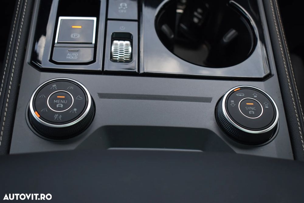 Volkswagen Touareg V6 TDI 4MOTION Elegance - 35