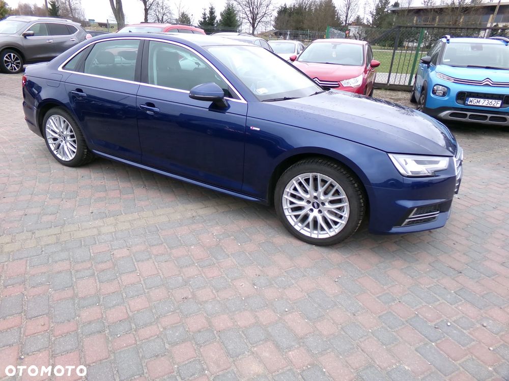 Audi A4 Limousine - 1